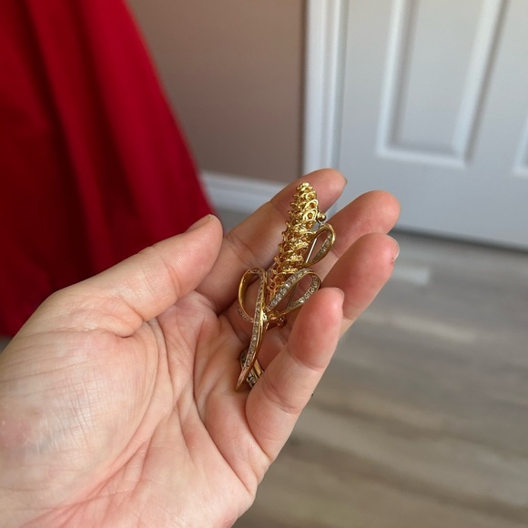 4/$100 vintage BUTLER Elegant Gold and Silver Women's Jewelry Piece 🥳 - Picture 5 of 8